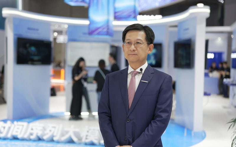 崔山受新华社专访：以工业具身智能重构生产力，，，，，，引领流程工业智能化升级